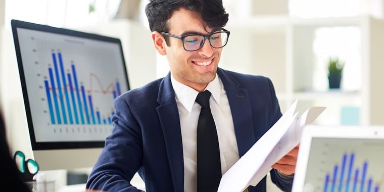 AI-style graph showing stronger cash flow